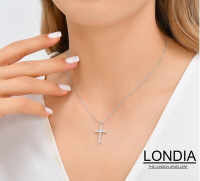 0.30 ct Londia Natural Diamond Cross Necklace / 1118628 - 3