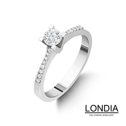 0.30 ct Londia Natural Diamond Side Engagement Ring / 1115913 - 
