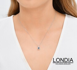 0.36 ct Princess Cut Sapphire and 0.06 ct Diamond Necklace 1118836 - 3
