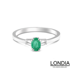 0.37 ct Oval Cut Emerald and 0.12 ct Diamond Engagement Ring / 1109164 - 
