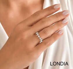 0.40 ct Londia Diamond 5 Stone Wedding Ring / 1116556 - 3