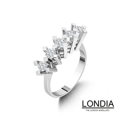 0.90 ct Diamond 5 Stone Wedding Ring / 1108767 - 