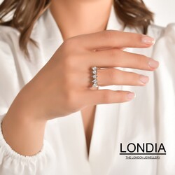 0.90 ct Diamond 5 Stone Wedding Ring / 1108767 - 3