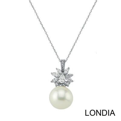 South Sea Pearl and 0.76 ct Diamond Necklaces 1116474 - 1