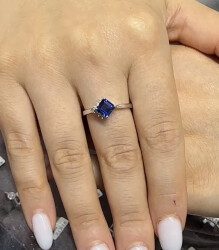 1.05 ct Natural Sapphire and 0.06 ct Diamond Engagement Ring / Design Ring / 1134158 - 