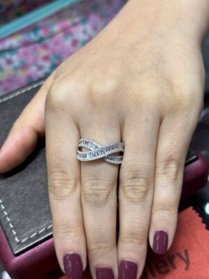 Lines Diamond Fashion Ring / Diamond Cross Over Ring / 1134627 - 1