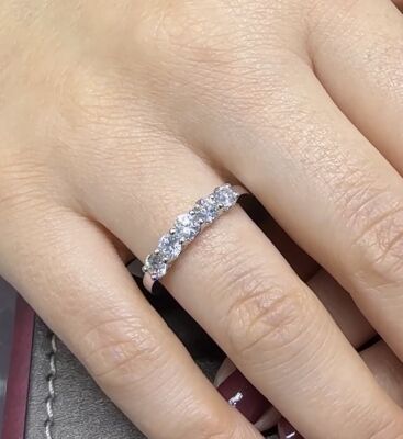 0.90 ct Londia Diamond 5 Stone Wedding Ring / 1135215 - 2
