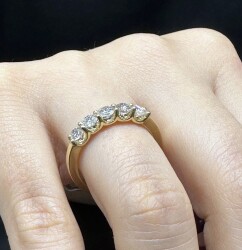  0.90 ct Londia Diamond 5 Stone Wedding Ring / 1135216 - 3