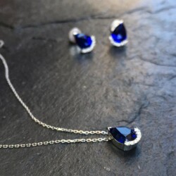 Londia Best Seller Moon Natural Sapphire and Diamond Pendant and Earring Set - 